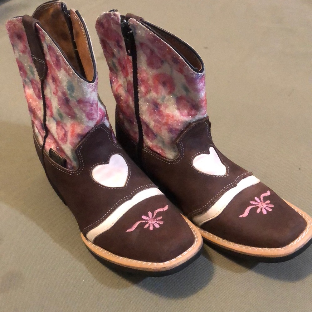 CARRETA Brown color leather girls boots size 13”